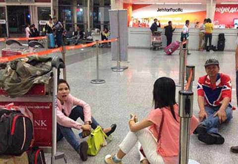 Trễ chuyến, hành khách vạ vật, JetstarPacific, trả lại tiền, sân bay, Đà Nẵng