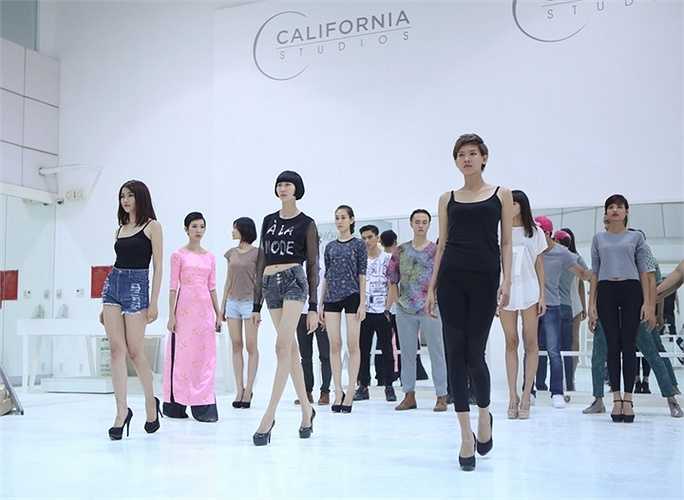 Nữ giảm khảo Xuân Lan chia sẻ cô rất tự tin với dàn học trò năm nay, các thí sinh giờ đây đã trưởng thành và tự tin hơn rất nhiều vì họ đã có ít nhiều những trải nghiệm thực tế ngay trong Tuần lễ thời trang quốc tế tại Việt Nam – Vietnam International Fashion Week 2014 vừa diễn ra tháng 12/2014 vừa qua.