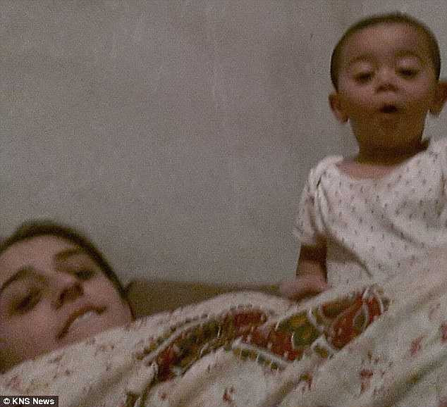 Một trong những bức hình tự chụp được Tareena Shakil gửi về cho gia đình tại Anh Quốc 