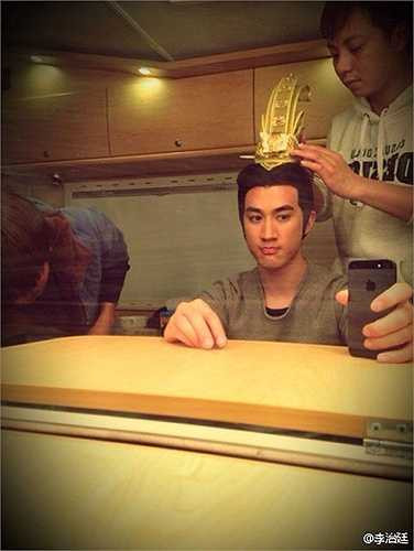 Ngoài ra một vài hình ảnh của Lý Trị Đình, người vào vai Lý Trị trong 'Võ Mị Nương truyền kỳ' cũng được công bố. (Theo Lao động)