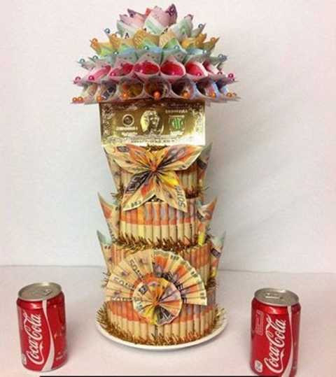 Tháp tiền âm phủ 9 tầng đắt khách ở Sài thành