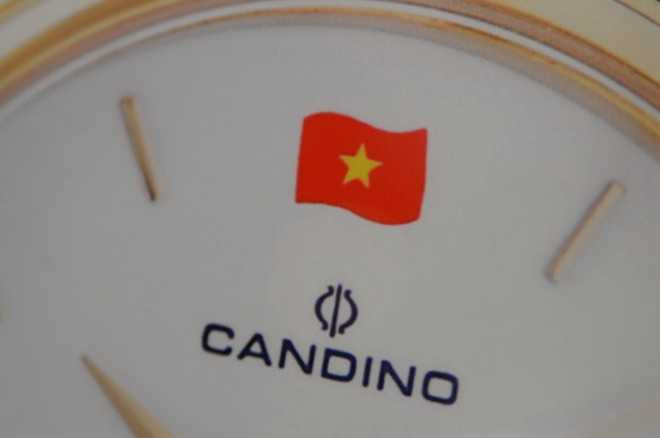 Thụy Sĩ sản xuất đồng hồ phiên bản Hoàng Sa, Trường Sa