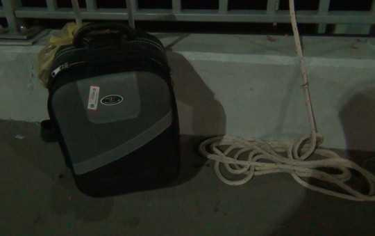 Bỏ lại vali, thanh niên nhảy sông Sài Gòn tự tử