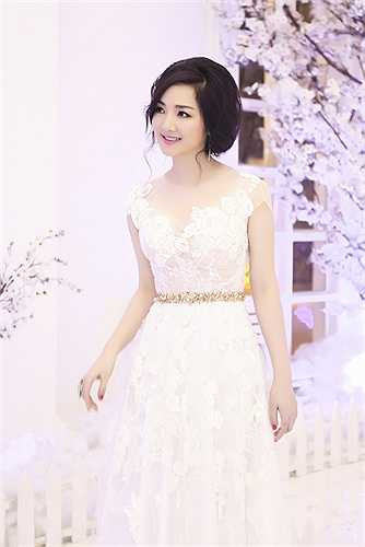 Nhan sắc của cô ngày càng toả sáng rạng rỡ theo thời gian