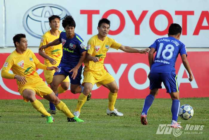 Công Phượng giữa vòng vây Thanh Hóa