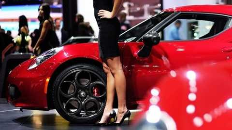 'Chân dài' hiểu biết về xe có thể kiếm 1.000 USD mỗi ngày