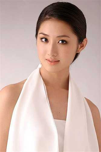 Tuy chỉ thủ vai một a hoàn nhưng vẻ đẹp của Đồ Lê Mạn khiến nhiều nhà làm phim phải thốt lên, Võ Mỵ Nương truyền kỳ toàn mỹ nữ nhan sắc hơn người. 