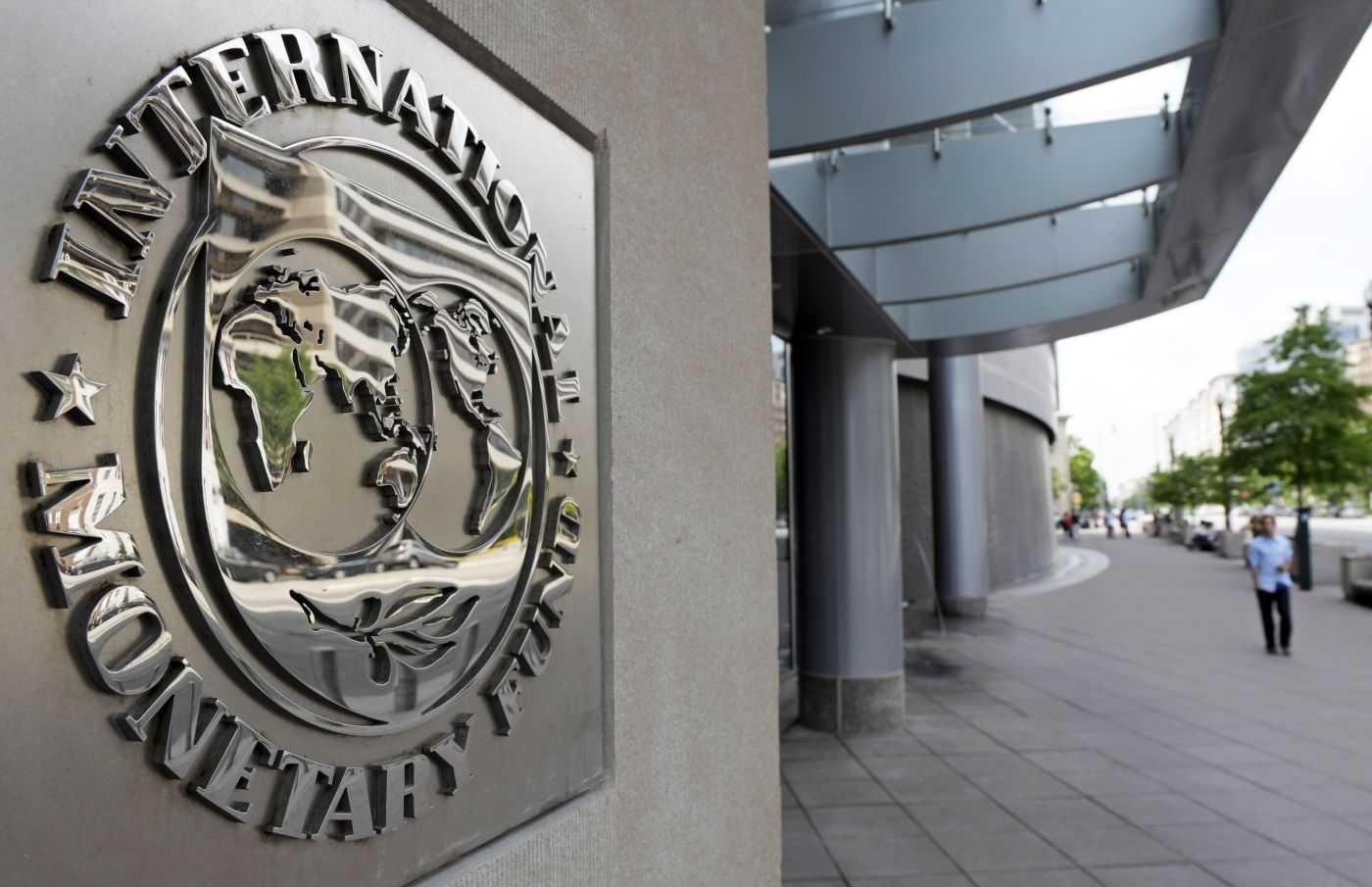 Quỹ tiền tệ quốc tế (IMF) đã quyết định cắt giảm mức dự báo tăng trưởng trong năm 2015 