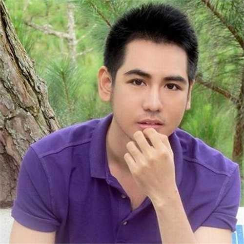 Những hình ảnh của thầy Duy ngay lập tức nhận được cơn 'bão like' trên các diễn đàn và chiếm trọn tình cảm của các học sinh trong trường