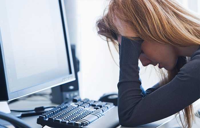 Mệt mỏi: Ăn quá nhiều sẽ làm cho não không đáp ứng kịp, đẩy nhanh sự lão hóa của não. Sau khi ăn xong, hệ thống tiêu hóa vẫn liên tục 'làm việc', gây ra mệt mỏi và buồn ngủ.