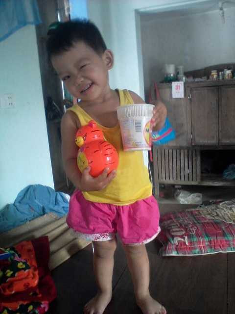 Bé gái tử vong tại trường mầm non: Mẹ gào khóc thảm thiết gọi tên con