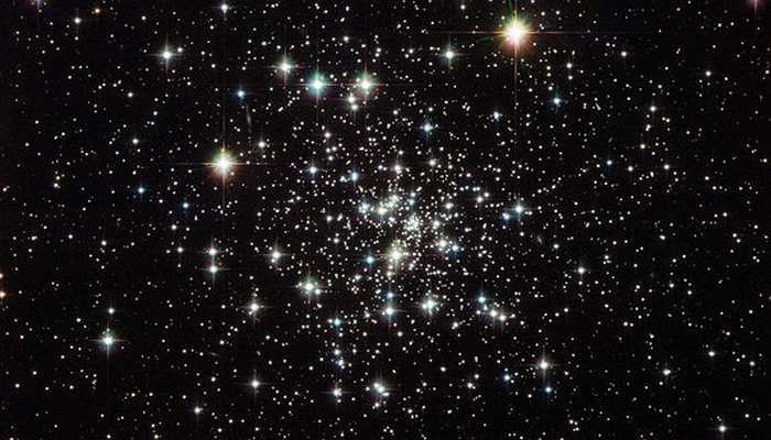 5/1: Cụm sao hình cầu NGC 6535 nằm cách xa Trái đất 22.000 năm ánh sáng và gần với chòm sao Serpent