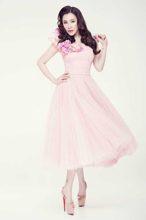 Lần này sẽ khởi đầu từ Hà Nội, vùng đất ghi dấu nhiều kỷ niệm với Hồ Quỳnh Hương với liveshow Quỳnh.