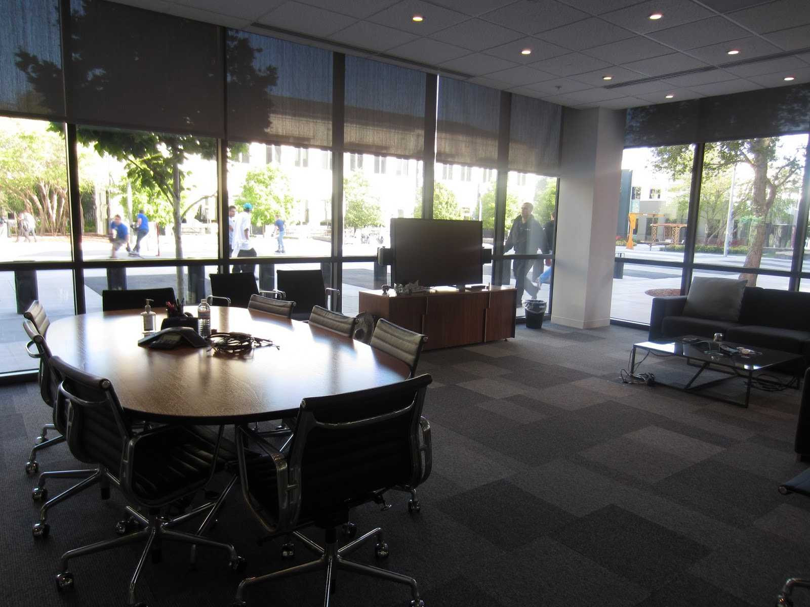 10 lý do khiến nhân viên Facebook yêu quý ông chủ của mình