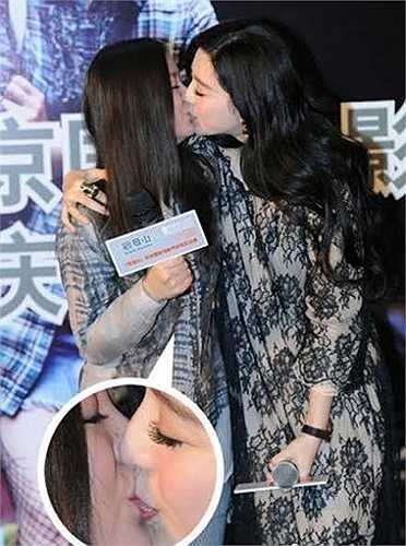 Phạm Băng Băng đồng tính: Nghi vấn này rộ lên khi Phạm Băng Băng và nữ đạo diễn Lý Ngọc đã hôn môi say đắm khi cô lên nhận giải Nữ diễn viên chính xuất sắc nhất tại LHP Tokyo vào tháng 11/2010. Thậm chí còn có tin đồn, Phạm Băng Băng đã dành tặng Lý Ngọc một chiếc xe hơi sang trọng. (Theo Zing) 