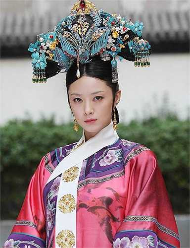 Đóng phim từ năm 1995 nhưng phải đến năm 2012, khi bộ phim Hậu cung Chân Hoàn truyện phát sóng, Tưởng Hân mới tìm thấy cơ hội để tỏa sáng qua hình ảnh Hoa Phi tính tình cao ngạo, dung mạo khuynh quốc khuynh thành, gia thế hiển hách nhưng lại là người phụ nữ đáng thương trong chốn thâm cung.