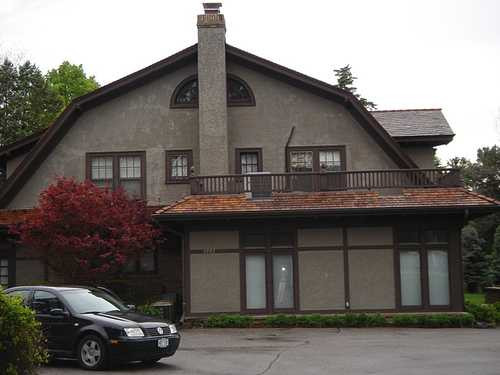 Tỷ phú tiết kiệm tiền như thế nào để càng ngày càng giàu?