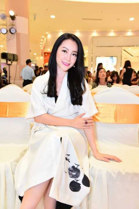 Linh Nga: 'Với tôi, mái tóc quyết định đẳng cấp'