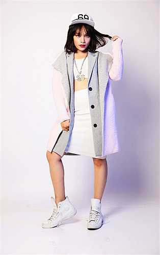 Album gồm 5 ca khúc Chốn xưa bình yên, Bối rối, Come back to me (Phương Uyên), Walk away (Thiều Bảo Trang), Một ngày khác (Lưu Thiên Hương).