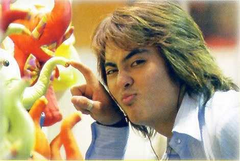 Một năm sau khi GMC phát hành album đầu tay, Anh Kiệt quyết định về với công ty Thế Giới Giải Trí khi chưa thanh lý hợp đồng cùng Nhạc Xanh. Vụ việc trở nên ầm ĩ khi Nhạc Xanh đâm đơn kiện Anh Kiệt ra tòa. Sau gần 10 tháng theo đuổi vụ việc, Nhạc Xanh được tuyên bố thắng kiện, Anh Kiệt buộc phải bồi thường số tiền là 140 triệu đồng.