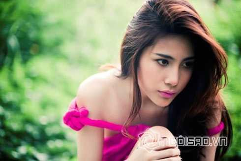 thủy tiên make up