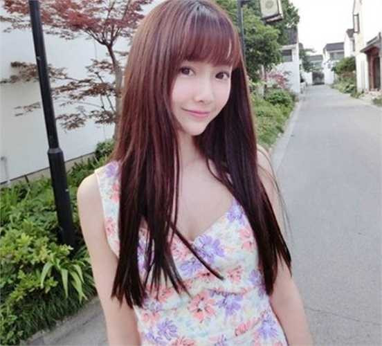 Hán Vũ Gia- hoa khôi đại học Tô Châu là một trong những hot girl được dân mạng yêu thích và đặt cho danh xưng 'showgirl xinh đẹp nhất Trung Quốc'. 