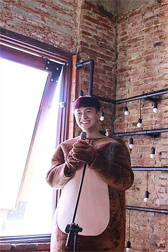 Không chỉ là một nhân vật rất coi trọng và rất dễ bị kích động về tình bạn, Ngô Kiến Hà còn nổi bật cùng hình 'chàng phi công trẻ' si tình 'máy bay bà già' Phạm Quỳnh Băng.