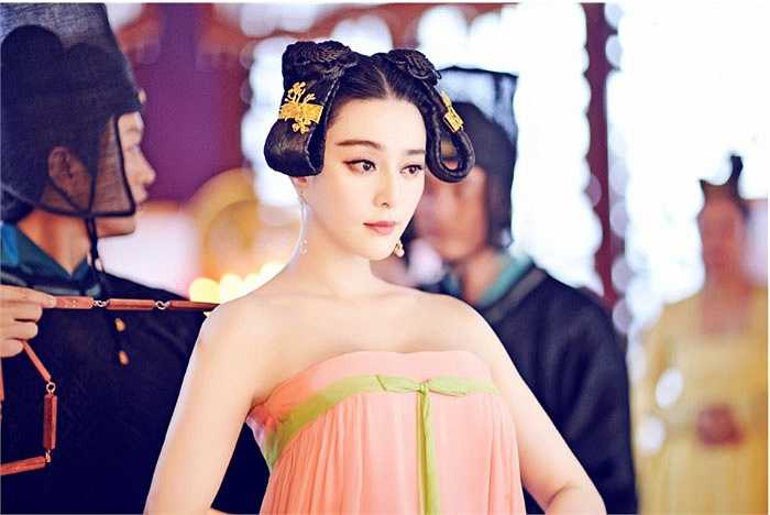 Đảm nhiệm vai nữ chính trong Võ Mỵ Nương truyền kỳ, Phạm Băng Băng đã trở thành Võ Tắc Thiên xinh đẹp nhất trong lịch sử.