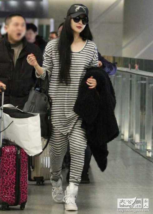 Thời trang đường phố tuềnh toàng của Phạm Băng Băng.