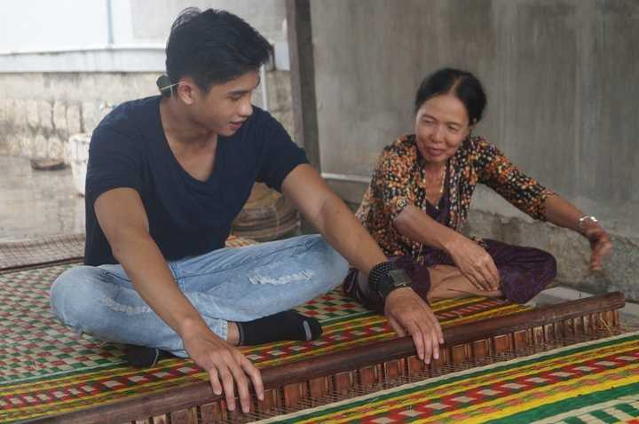 Cả hai cùng trải qua những thử thách thú vị của hành trình.