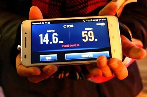 Cuộc mưu sinh trong đêm của cô gái lái xe thuê ở Thượng Hải