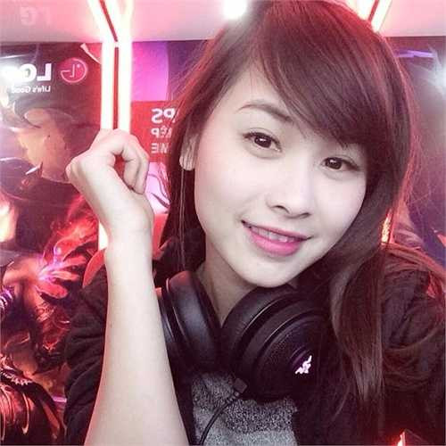 Bắt đầu biết đến game online từ khi là một cô học trò lớp 6, Nguyễn Thị Hồng Trang cũng đã trải nghiệm qua không ít những trò chơi khác nhau. 
