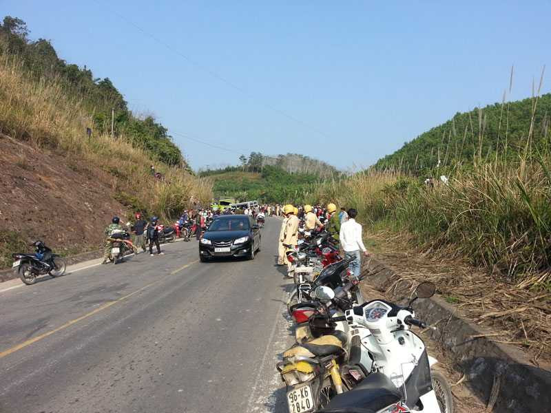 Tai nạn kinh hoàng ở Thanh Hóa, ít nhất 8 người chết tại chỗ