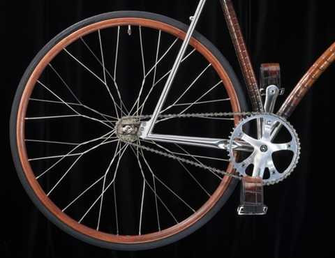 Xe đạp bọc da cá sấu đắt ngang xe hơi của WLWC