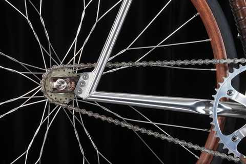 Xe đạp bọc da cá sấu đắt ngang xe hơi của WLWC