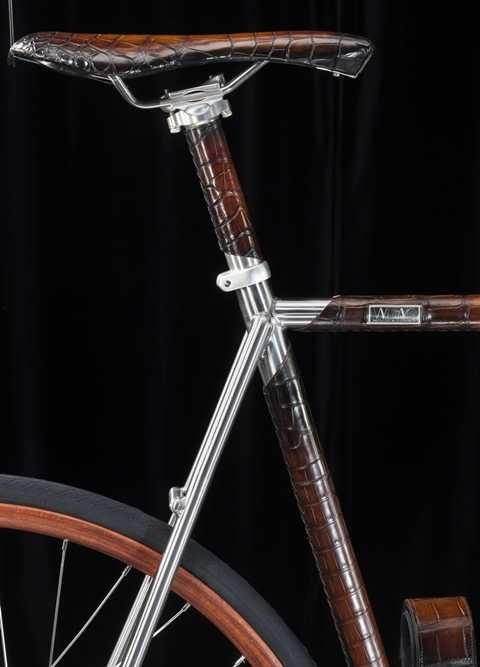 Xe đạp bọc da cá sấu đắt ngang xe hơi của WLWC