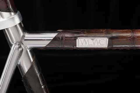 Xe đạp bọc da cá sấu đắt ngang xe hơi của WLWC