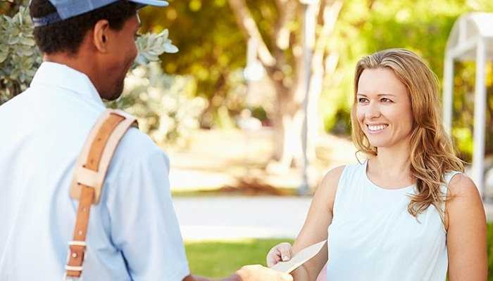 Người đưa thư Lương: 65.150 USD Số người đang làm tại Mỹ: 307.000 Bằng cấp: Trung học Mặc dù email đang làm thay đổi cách chúng ta nhận, gửi thư tín, tuy nhiên, thư tay vẫn mang lại những cảm xúc riêng. Điều này tạo điều kiện giúp cho nghề đưa thư chưa hề mất đi và số lượng người ít ỏi theo nghề vẫn nhận được thu nhập khá tốt mà không cần quá nhiều bằng cấp