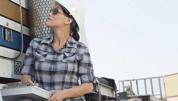 Thanh tra giao thông vận tải Lương: 65.950 USD Số người đang làm tại Mỹ: 23.970 Bằng cấp: Trung học Nghề nghiệp đảm bảo cho an toàn các chuyến bay, chuyến tàu, chuyến xe trở nên đặc biệt quan trọng trong thời kỳ đang xảy ra rất nhiều vụ tai nạn kinh hoàng này