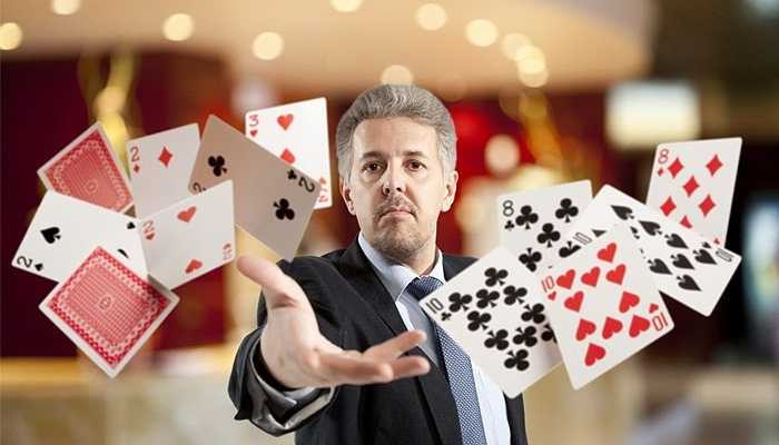 Chủ 'xị' cờ bạc (Casino) Lương: 66.200 USD Số người đang làm tại Mỹ: 4.460 Bằng cấp: Trung học Bạn cần phải trang bị cho mình một số kỹ năng MC, dẫn chương trình cùng óc hài hước một chút để theo nghề tổ chức các trò đánh bạc tại các Casino mà không cần đến nhiều bằng cấp