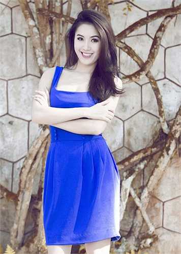 Ái Nhi là Hoa hậu Phụ nữ Việt Nam qua ảnh năm 2005. 