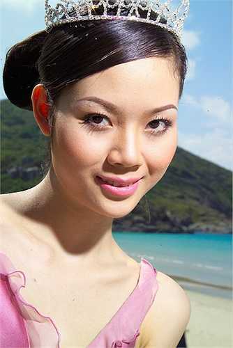 Mai Phương là hoa hậu Việt Nam năm 2002 và từng lọt tới Top 15 Hoa hậu Thế giới. 