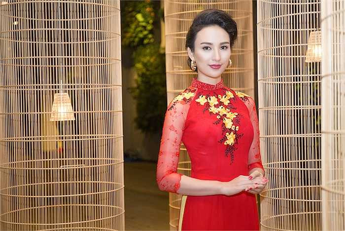 Hoa hậu họ Phan chỉ tập trung vào công việc kinh doanh và làm MC.