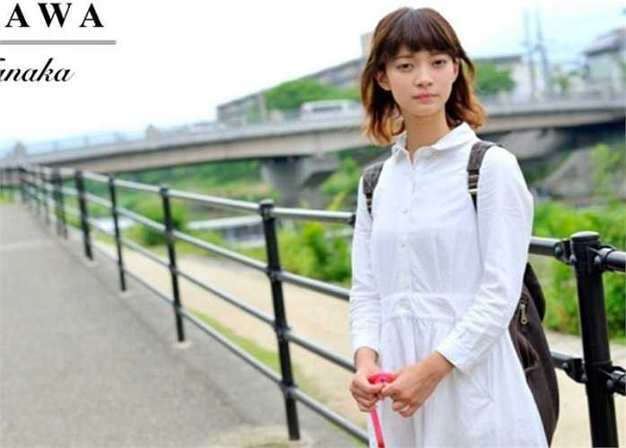 Makoto Tanaka sinh ngày 30/1/1995, đang học năm thứ hai khoa Xã hội học ĐH Bukkyo ở Kyoto.