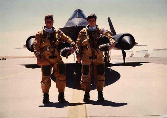 Chỉ có 32 chiếc Blackbird được sản xuất và chúng đã phục vụ từ năm 1964 đến 1998