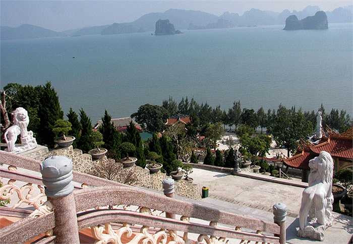 Trao đổi với VnExpress ông Phạm Hữu Lượng, Trưởng phòng nghiệp vụ văn hóa, Sở Văn hóa Quảng Ninh cho biết, phòng đã phối hợp với thanh tra Sở khảo sát tất cả địa phương. Hầu hết số linh vật ngoại lai tại các điểm di tích là do phật tử cúng tiến. Theo lịch trình được Thứ trưởng Văn hoá Đặng Thị Bích Liên công bố với báo chí trước đó (tháng 8/2014), sau khi tuyên truyền, từ tháng 12 âm lịch, Bộ và các địa phương sẽ 'đồng loạt ra quân kiên quyết di dời hiện vật ngoại lai để Tết Nguyên đán có nơi 