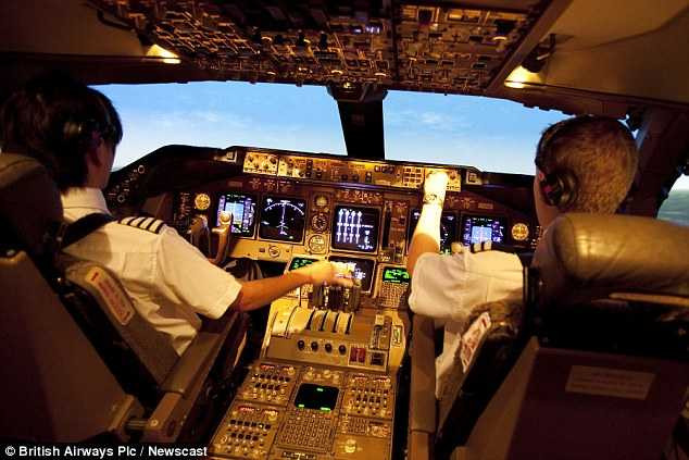 Các máy bay không hẳn là phải bay vượt qua vùng dông bão 