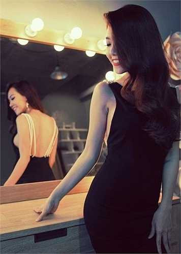 Sở hữu chiều cao 1m65 và gương mặt thon dài, xinh xắn, Thùy Linh từng là người mẫu cho nhiều tạp chí tuổi teen cũng như các nhãn hàng, thương hiệu thời trang. 