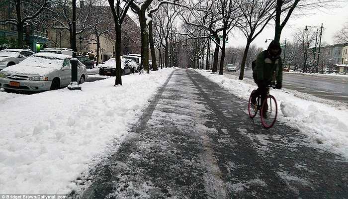 Không những vậy, đầu tháng Hai, một cơn bão nữa được dự đoán còn lớn hơn sẽ 'ghé thăm' New York và có thể khiến sự hỗn loạn tiếp tục tại đây