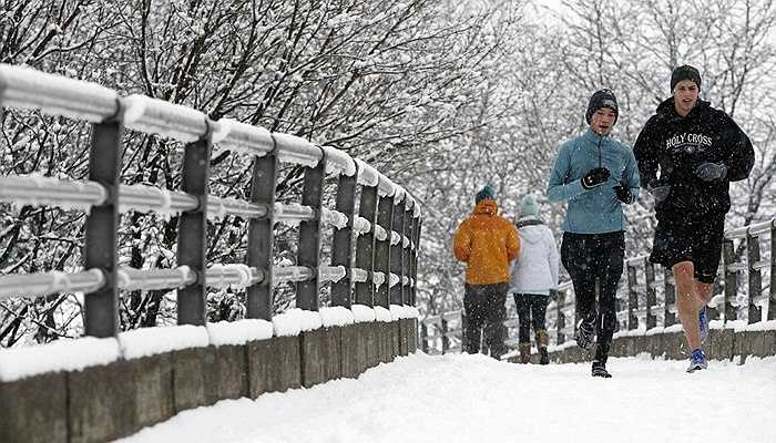 Thị trưởng New York, Bill de Blasio cho rằng đây là một trong những vụ bão tuyết khá kỳ lạ và căn dặn mọi người chuẩn bị tinh thần cho những điều tồi tệ có thể xảy ra